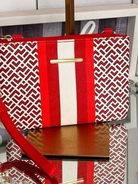 Red and White Patterned Wristlet Clutch